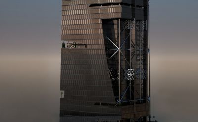 detal ultra szybkie windy tylko dla ostatnich pięter / detail of the ultra fast outer lifts for the top floors only.