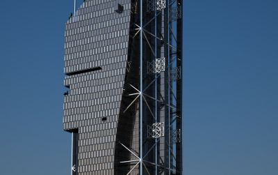 detal tarasu lobby ze szklanym wypustem widokowym na 69 piętrze / detail of skylobby terrace & glass view box of 69-th floor.