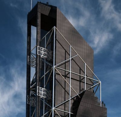 widok od południa na ostatnie piętra 70-101 / a view from the south on the 70-th till 101-th floors. 